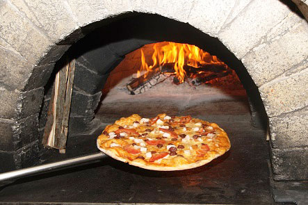 چگونه در تنور گازی پیتزا درست کنیم؟